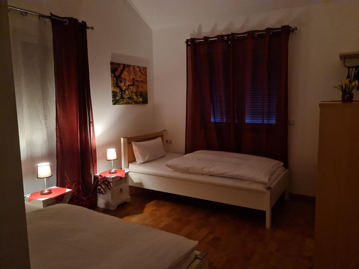 Apartment Gaestehaus Staudenschloss Mickhausen Ngoại thất bức ảnh